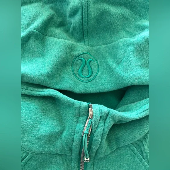 Lululemon Scuba Hoodie size M/L - Picture 7 of 9